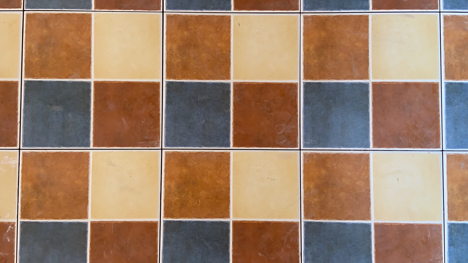 欧城联邦7-1-3305静姐